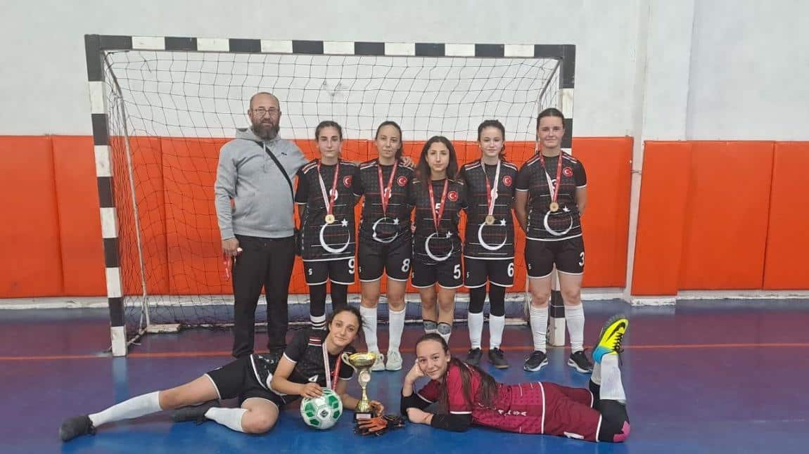 Okulumuz Kız Futsal Takımı 